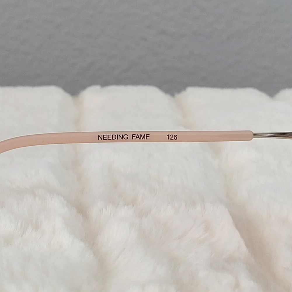 QUAY // ltd ed oversized aviators matte pink frame mirrored lenses nwot FLAW